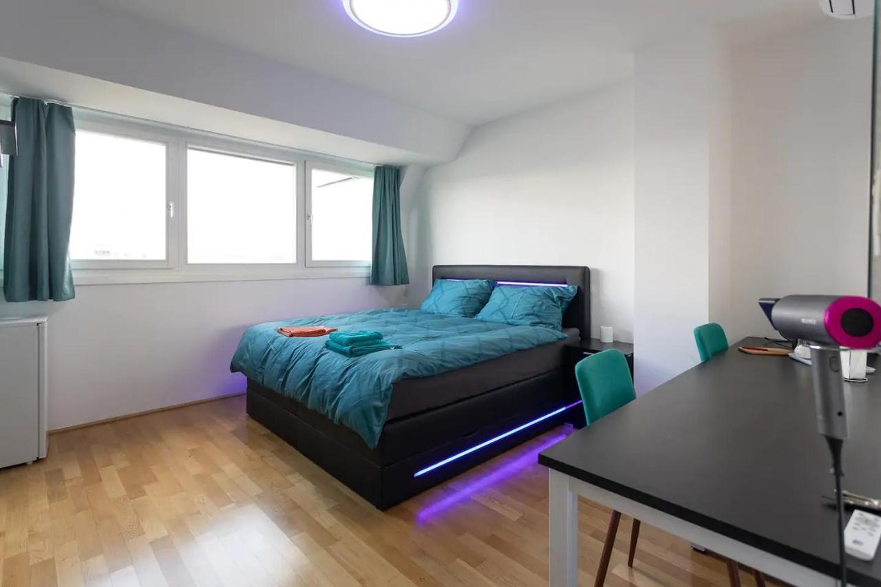 Private Room With Ac- Microwave, Personal Fridge & Metro Access - 7 Min To Center Vienna Exterior photo