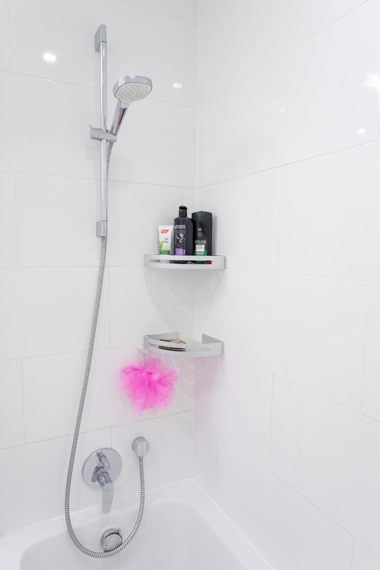 Private Room With Ac- Microwave, Personal Fridge & Metro Access - 7 Min To Center Vienna Exterior photo