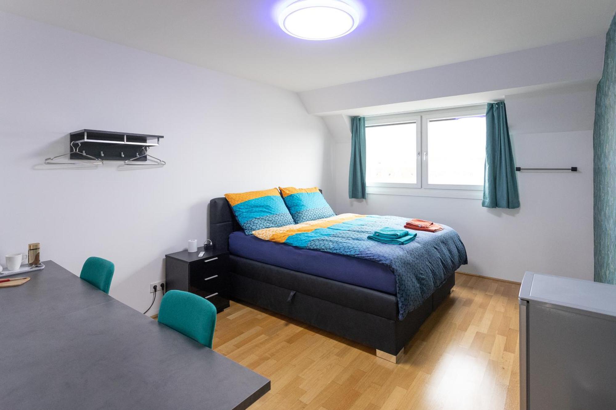 Private Room With Ac- Microwave, Personal Fridge & Metro Access - 7 Min To Center Vienna Exterior photo