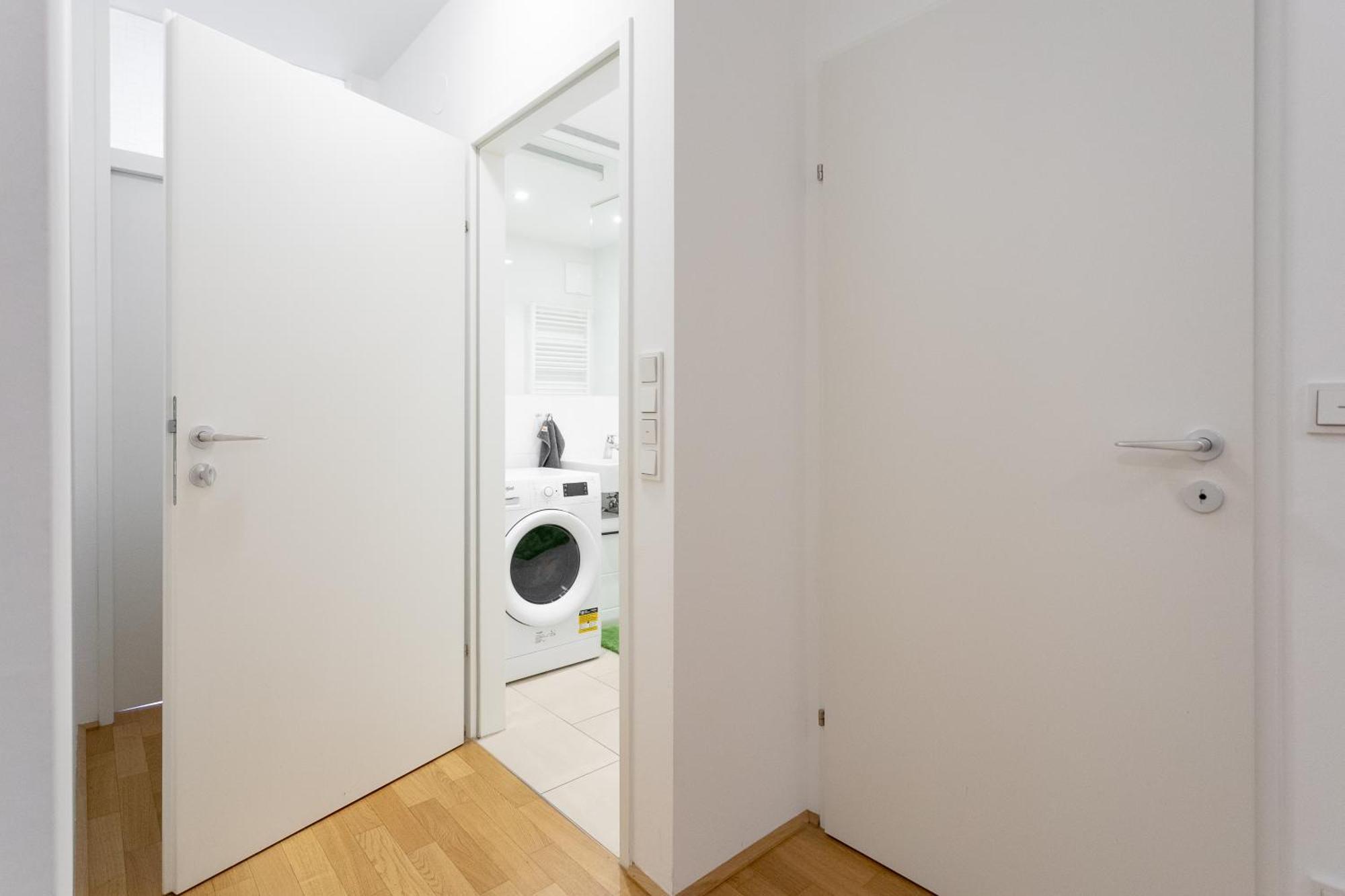 Private Room With Ac- Microwave, Personal Fridge & Metro Access - 7 Min To Center Vienna Exterior photo