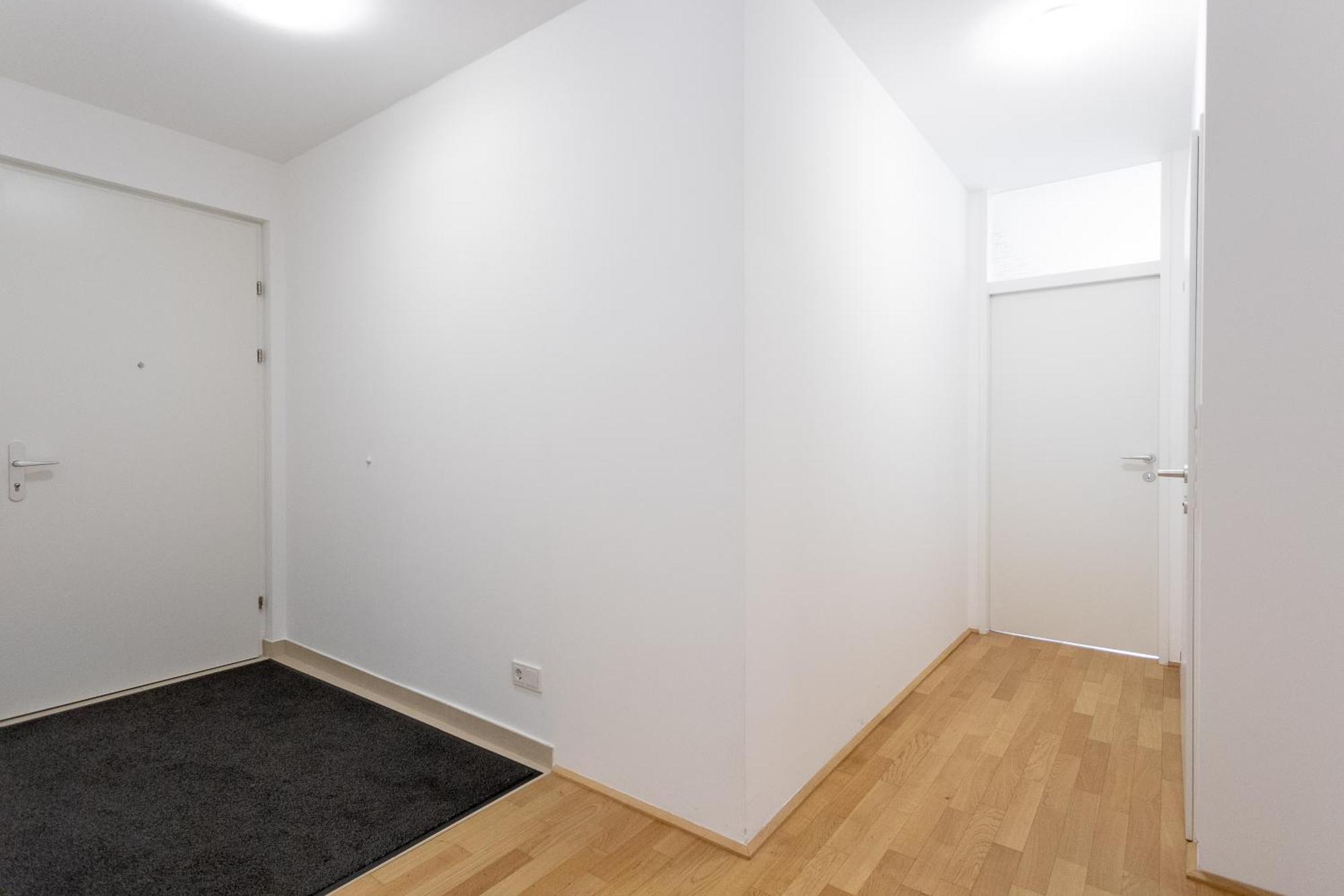Private Room With Ac- Microwave, Personal Fridge & Metro Access - 7 Min To Center Vienna Exterior photo
